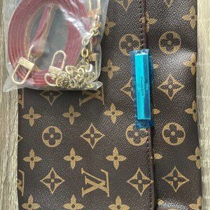 Monogram purse - NOT AUTHENTIC LV